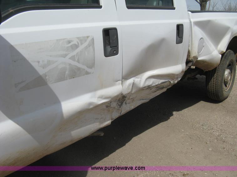 image for item I5556 2008 Ford F350 Super Duty XL Crew Cab pickup truck