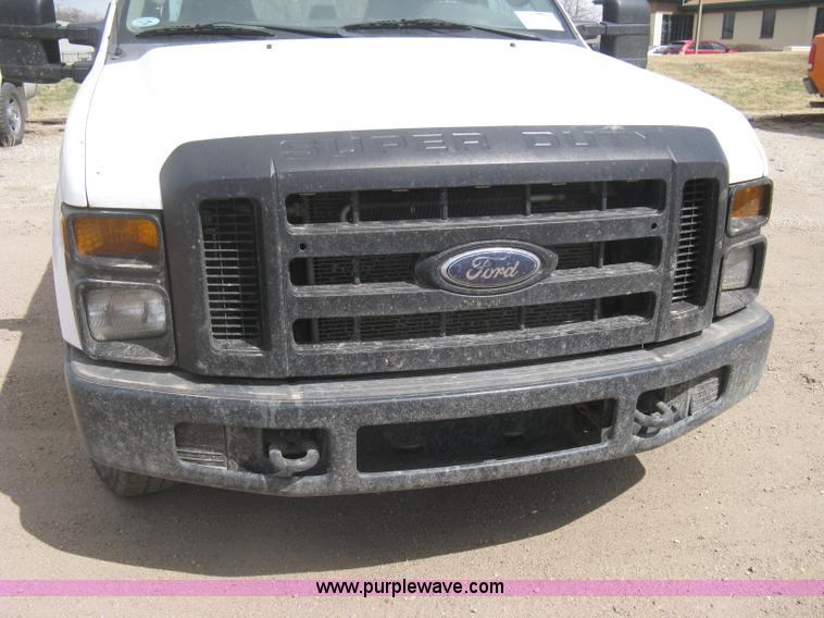 image for item I5556 2008 Ford F350 Super Duty XL Crew Cab pickup truck