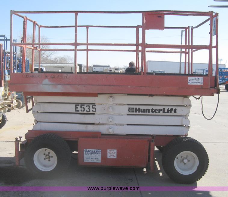 image for item I5568 Hunter Lift 2560 electric scissor lift