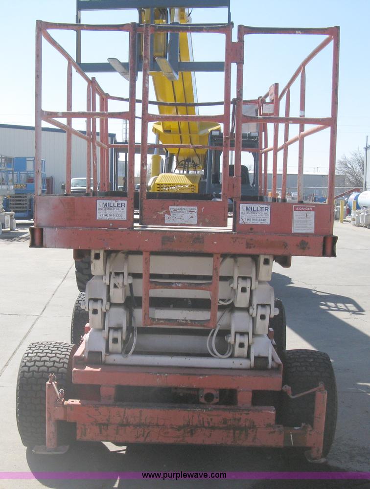 image for item I5568 Hunter Lift 2560 electric scissor lift