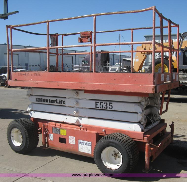 image for item I5568 Hunter Lift 2560 electric scissor lift