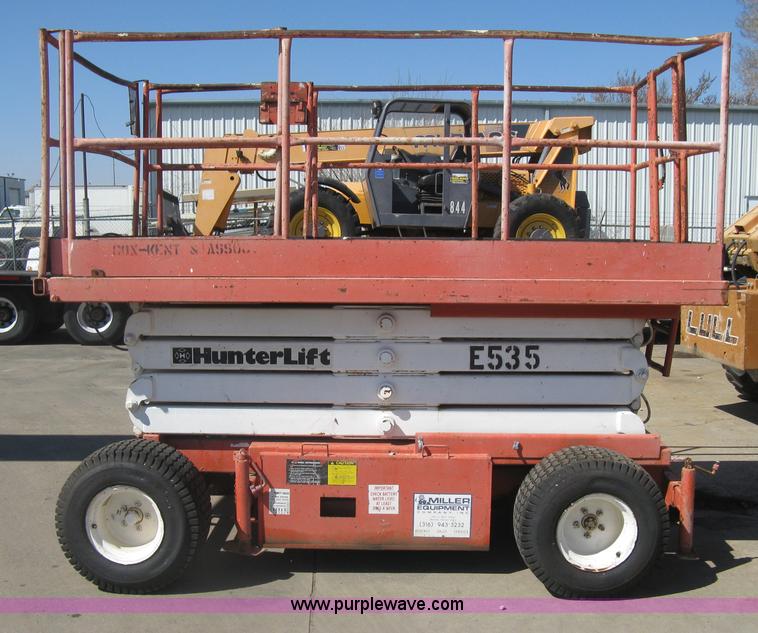 image for item I5568 Hunter Lift 2560 electric scissor lift