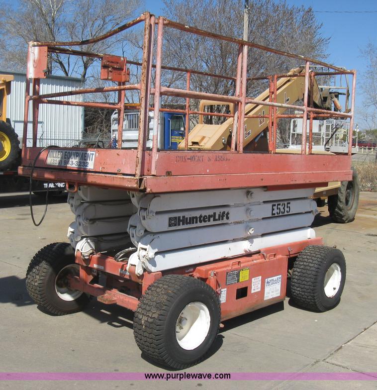 image for item I5568 Hunter Lift 2560 electric scissor lift