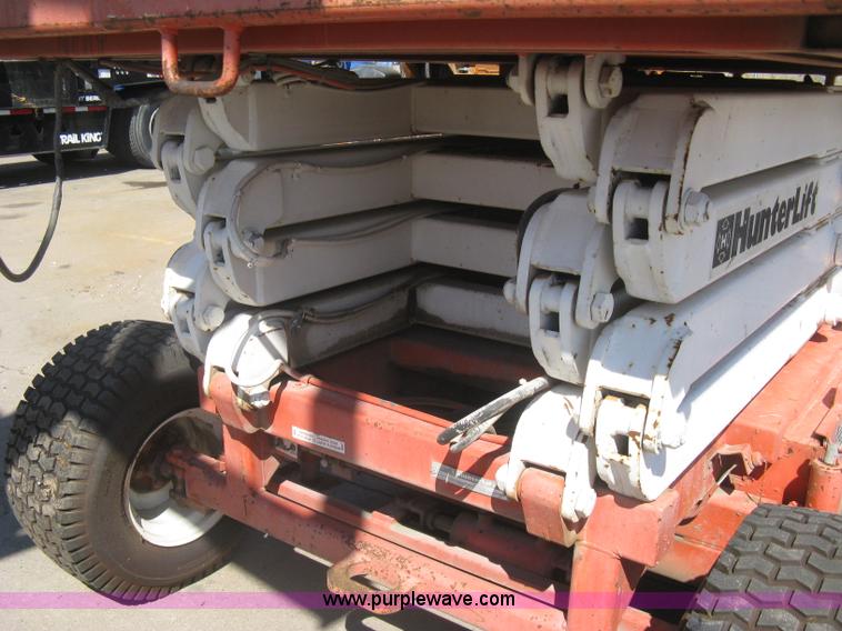 image for item I5568 Hunter Lift 2560 electric scissor lift