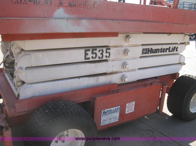 image for item I5568 Hunter Lift 2560 electric scissor lift