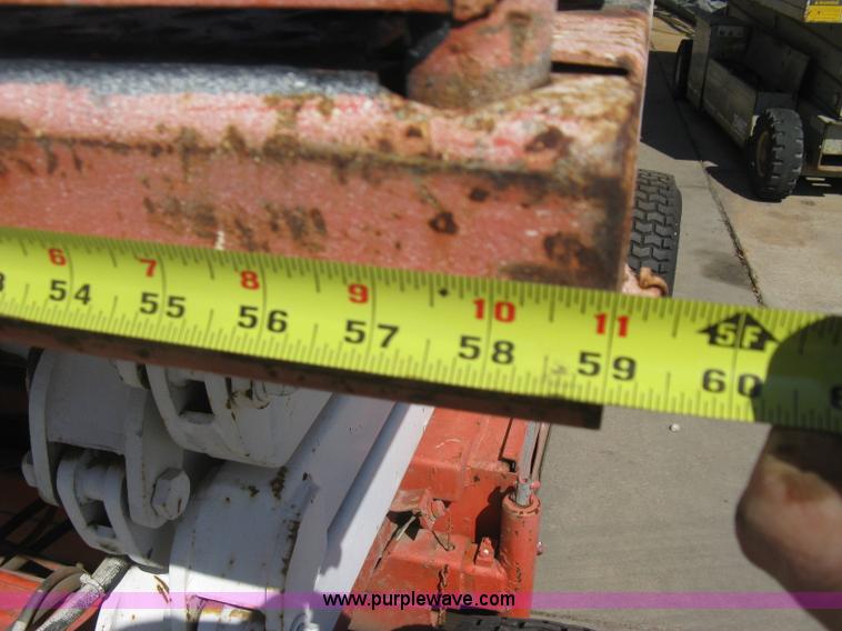 image for item I5568 Hunter Lift 2560 electric scissor lift