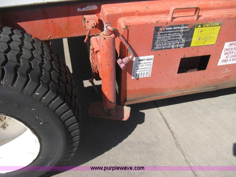 image for item I5568 Hunter Lift 2560 electric scissor lift