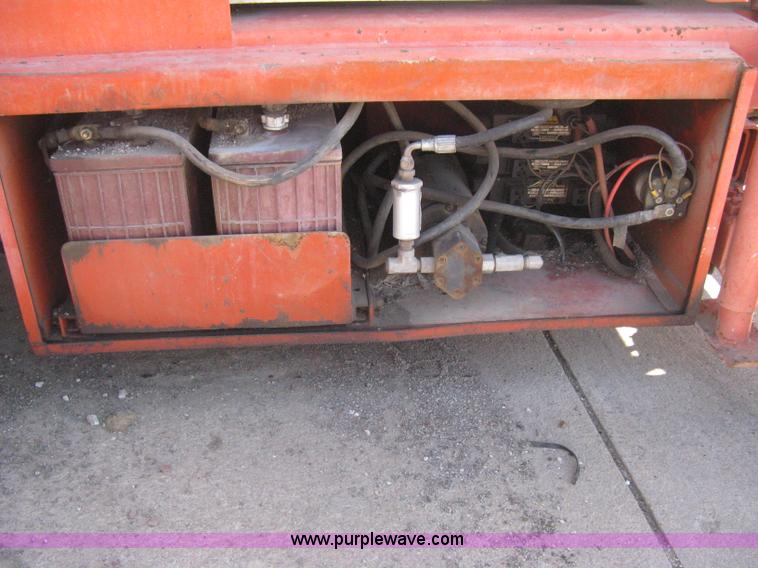 image for item I5568 Hunter Lift 2560 electric scissor lift