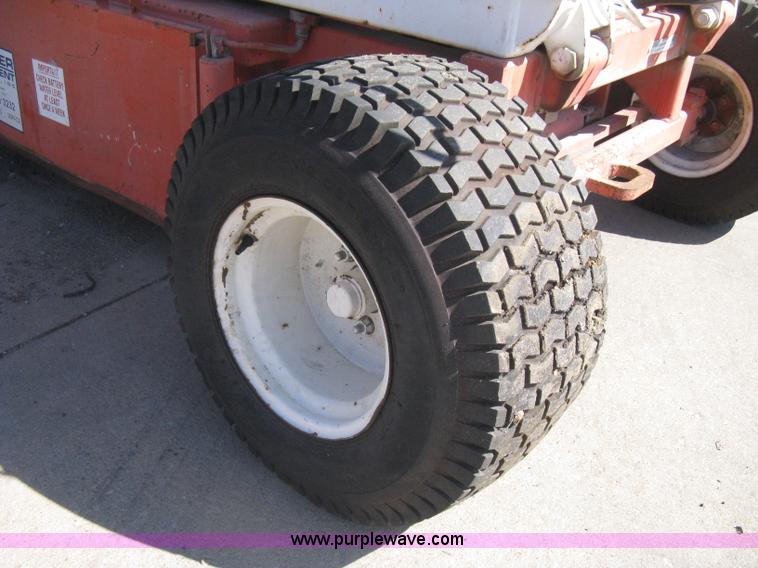 image for item I5568 Hunter Lift 2560 electric scissor lift