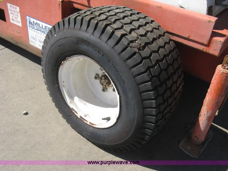 image for item I5568 Hunter Lift 2560 electric scissor lift