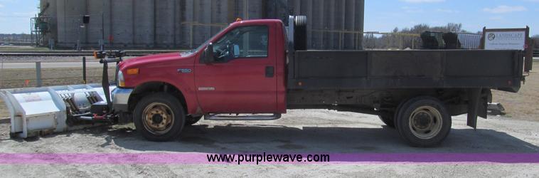 image for item I7130 2004 Ford F550 dump bed truck