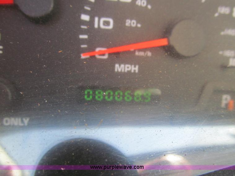 image for item I7130 2004 Ford F550 dump bed truck