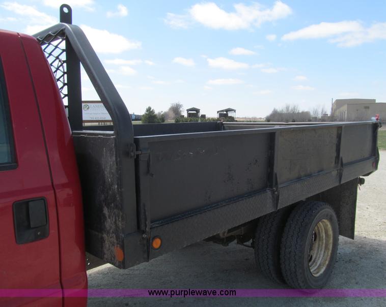 image for item I7130 2004 Ford F550 dump bed truck