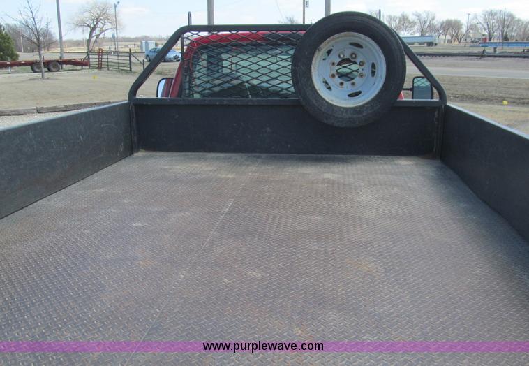 image for item I7130 2004 Ford F550 dump bed truck