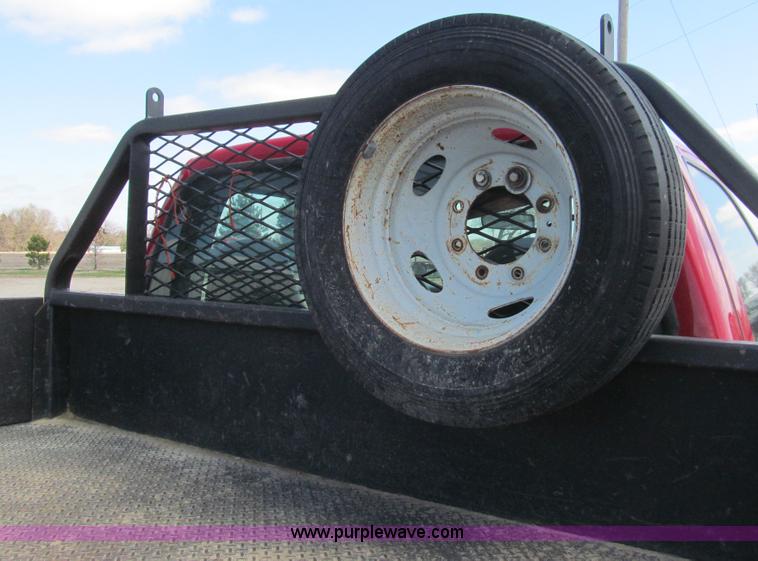 image for item I7130 2004 Ford F550 dump bed truck