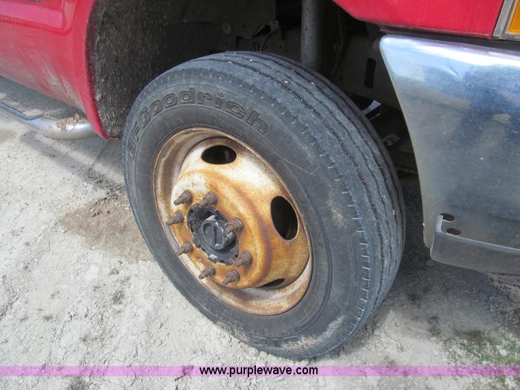 image for item I7130 2004 Ford F550 dump bed truck