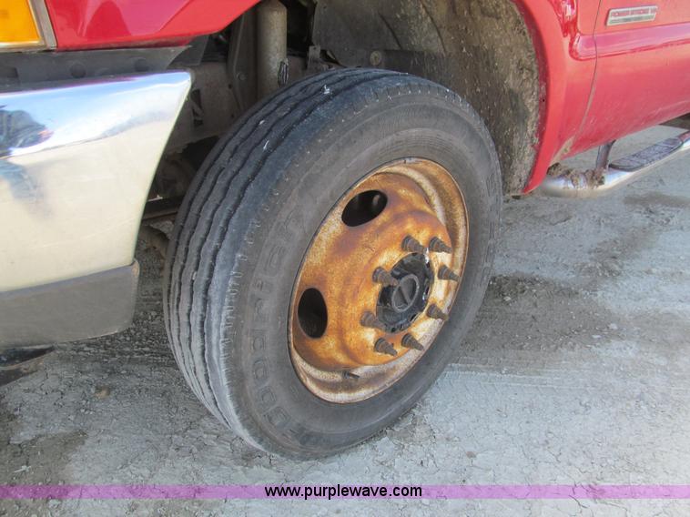 image for item I7130 2004 Ford F550 dump bed truck