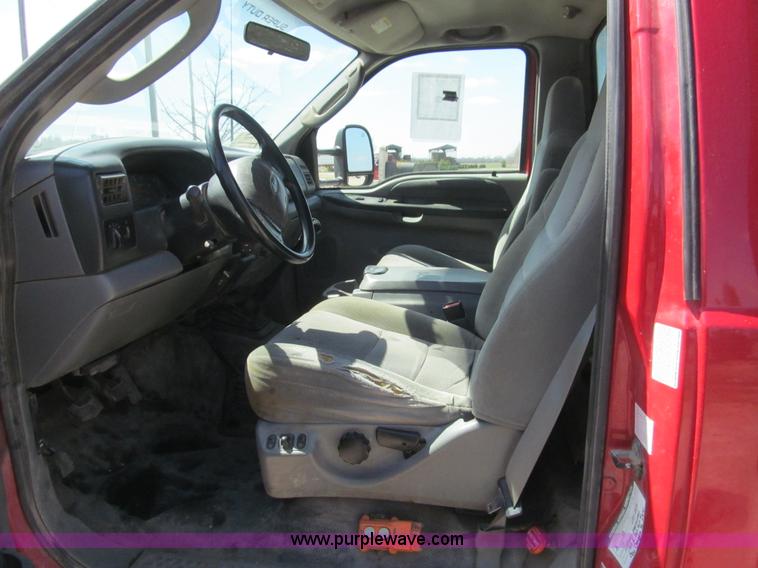 image for item I7131 2003 Ford F550 XLT dump bed truck