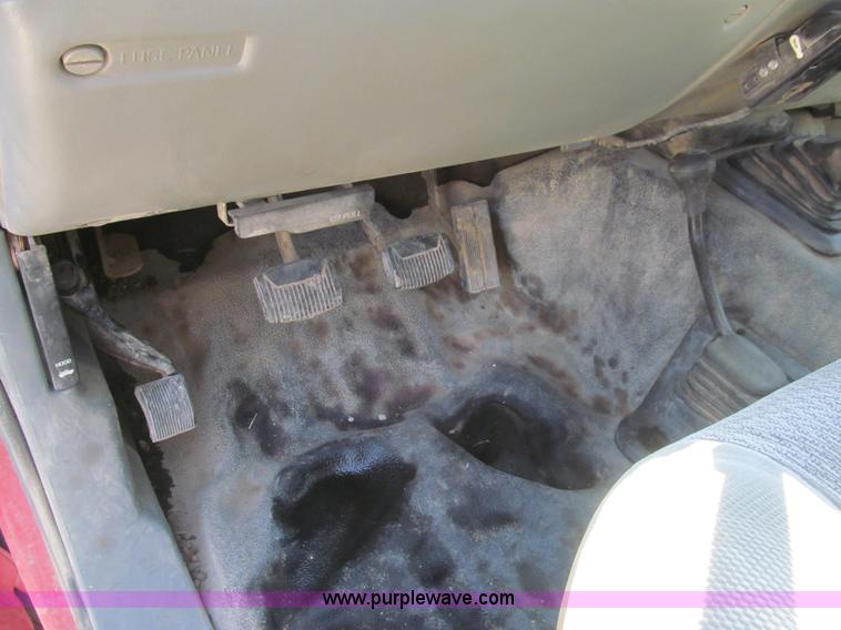 image for item I7131 2003 Ford F550 XLT dump bed truck