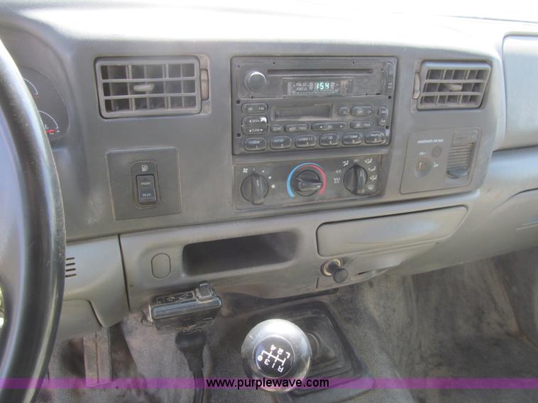 image for item I7131 2003 Ford F550 XLT dump bed truck