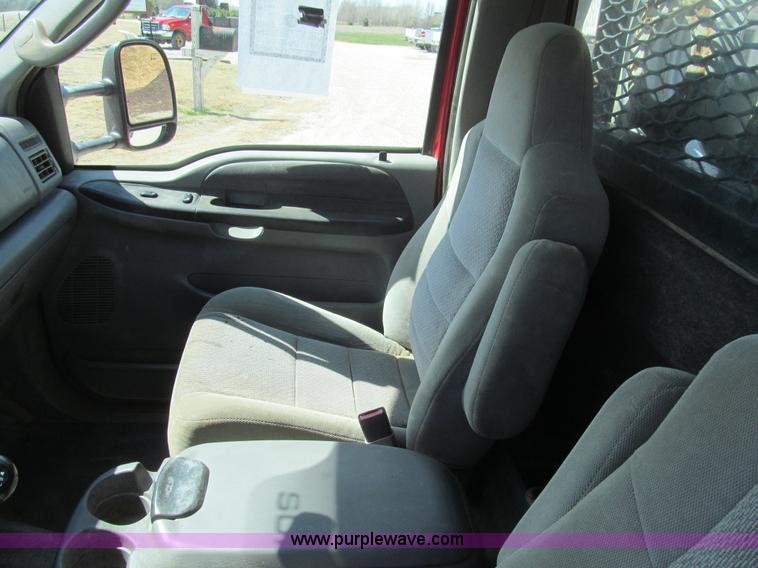 image for item I7131 2003 Ford F550 XLT dump bed truck
