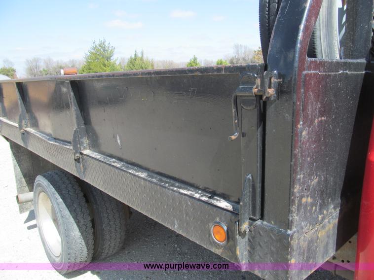 image for item I7131 2003 Ford F550 XLT dump bed truck