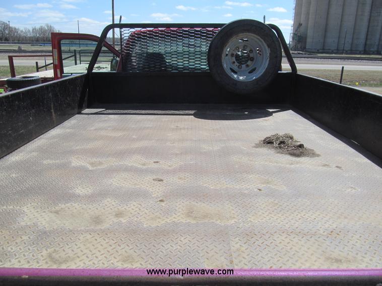 image for item I7131 2003 Ford F550 XLT dump bed truck