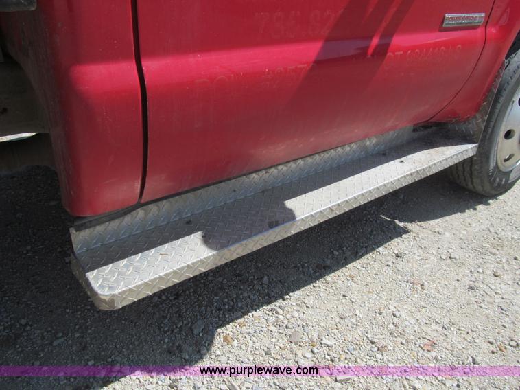 image for item I7131 2003 Ford F550 XLT dump bed truck