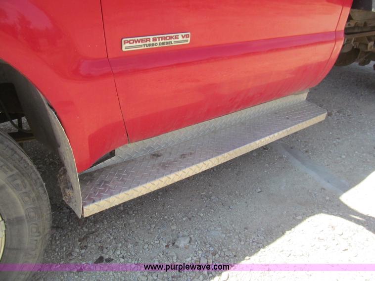 image for item I7131 2003 Ford F550 XLT dump bed truck