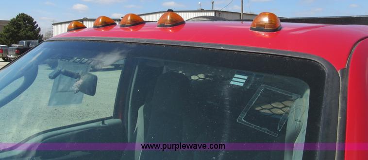 image for item I7131 2003 Ford F550 XLT dump bed truck