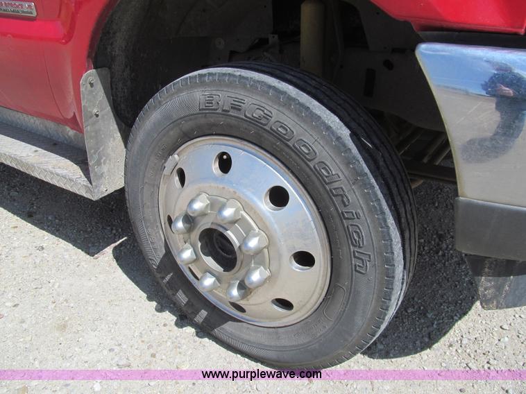 image for item I7131 2003 Ford F550 XLT dump bed truck