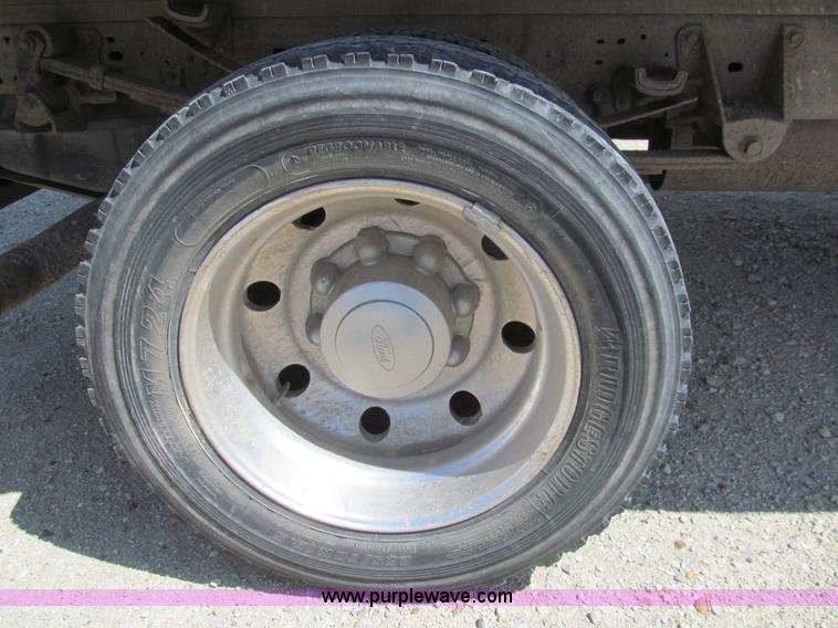 image for item I7131 2003 Ford F550 XLT dump bed truck