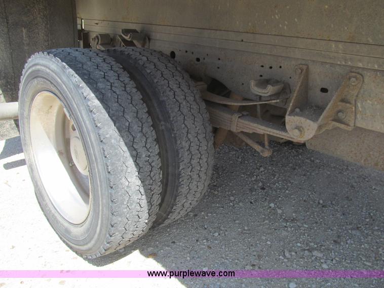 image for item I7131 2003 Ford F550 XLT dump bed truck