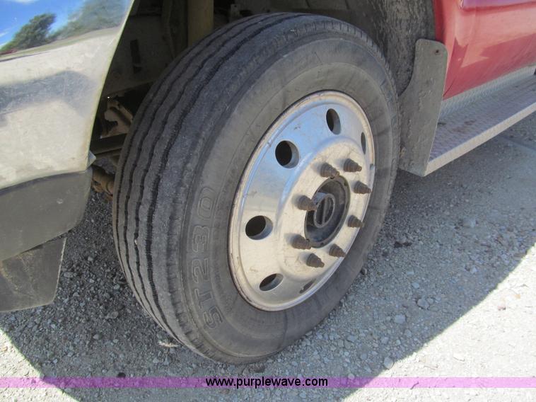 image for item I7131 2003 Ford F550 XLT dump bed truck