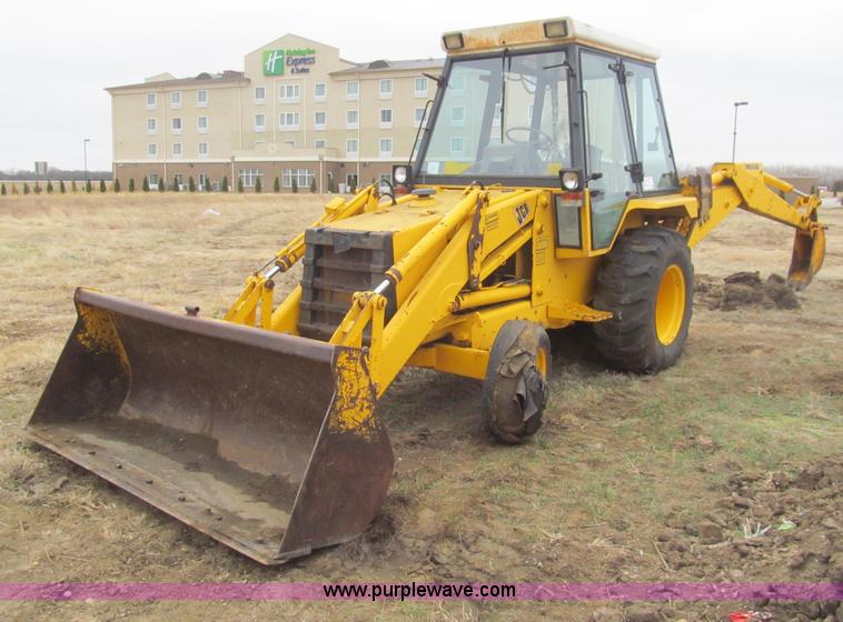 image for item I7134 1985 JCB 1400B backhoe