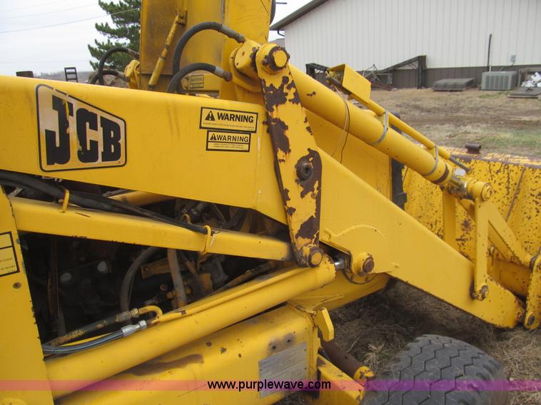 image for item I7134 1985 JCB 1400B backhoe