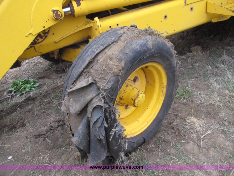 image for item I7134 1985 JCB 1400B backhoe