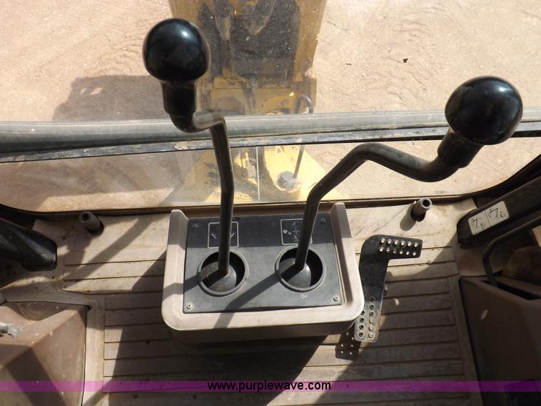 image for item I9005 1993 John Deere 710D backhoe