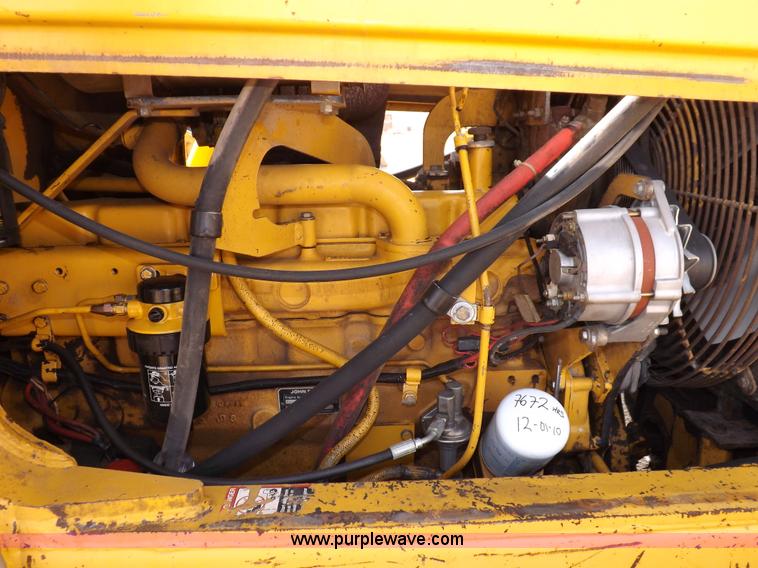 image for item I9005 1993 John Deere 710D backhoe