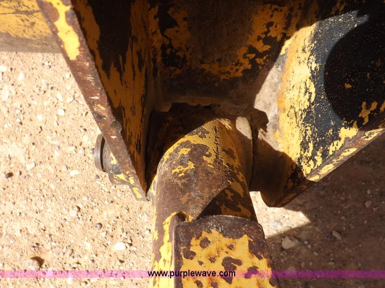 image for item I9005 1993 John Deere 710D backhoe