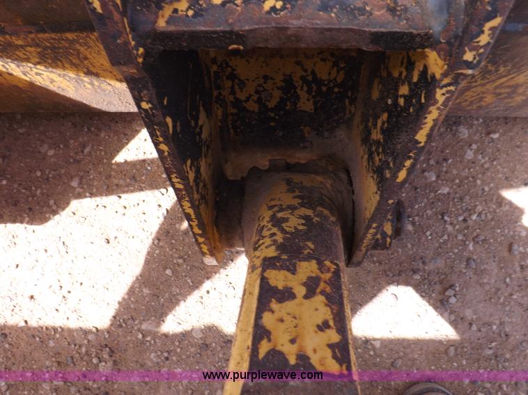 image for item I9005 1993 John Deere 710D backhoe