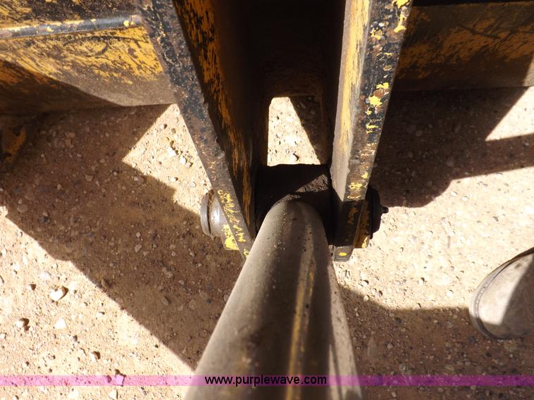 image for item I9005 1993 John Deere 710D backhoe