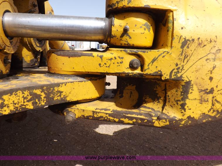 image for item I9005 1993 John Deere 710D backhoe