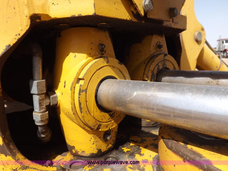 image for item I9005 1993 John Deere 710D backhoe