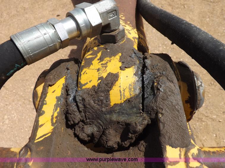 image for item I9005 1993 John Deere 710D backhoe