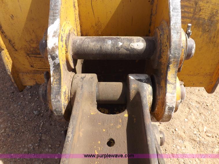 image for item I9005 1993 John Deere 710D backhoe