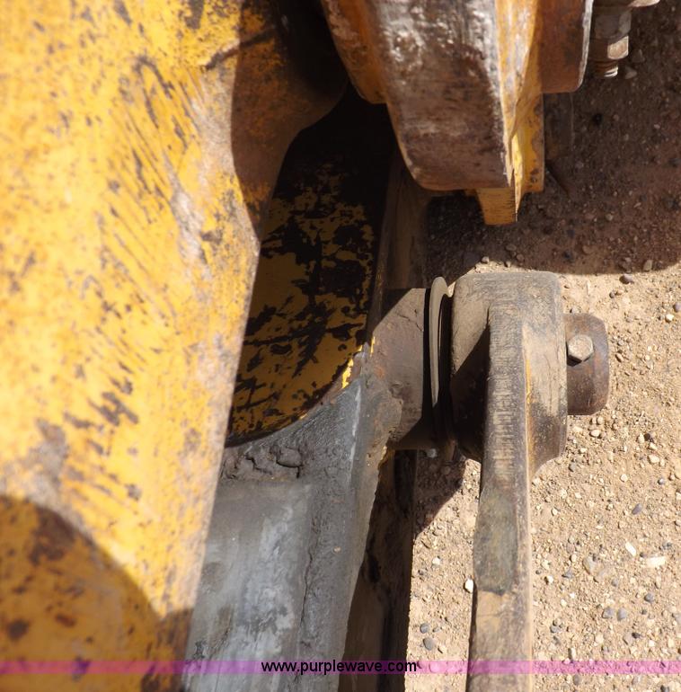 image for item I9005 1993 John Deere 710D backhoe