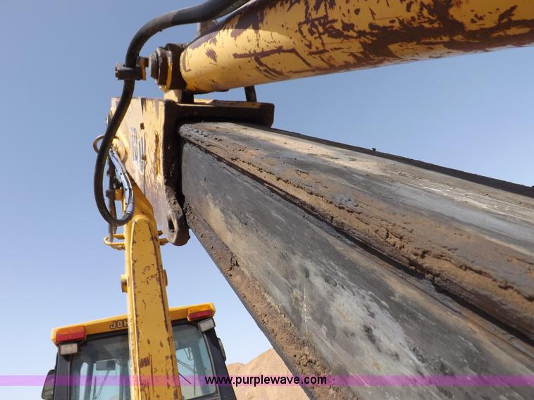 image for item I9005 1993 John Deere 710D backhoe