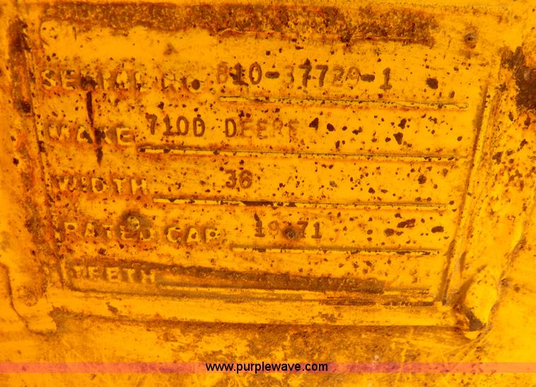 image for item I9005 1993 John Deere 710D backhoe