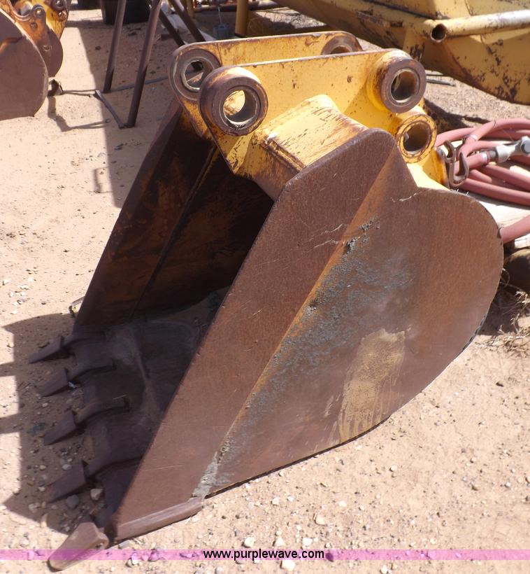 image for item I9005 1993 John Deere 710D backhoe